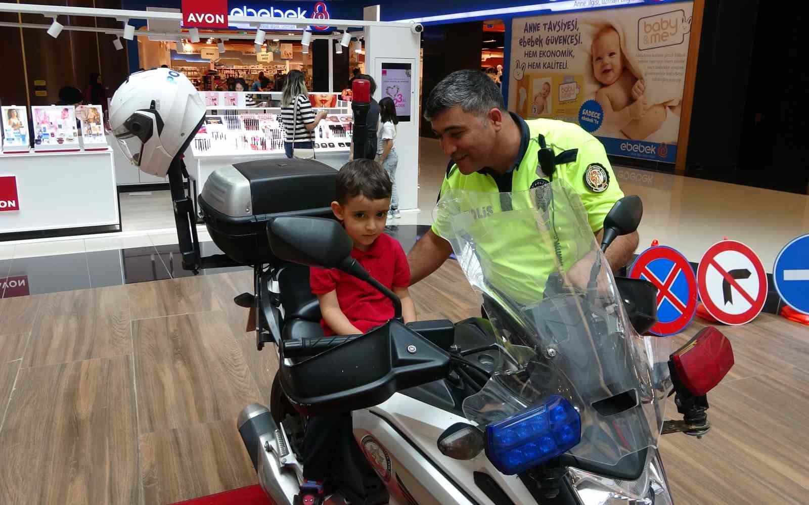 Vatandaşlar trafik konusunda bilgilendirildi
