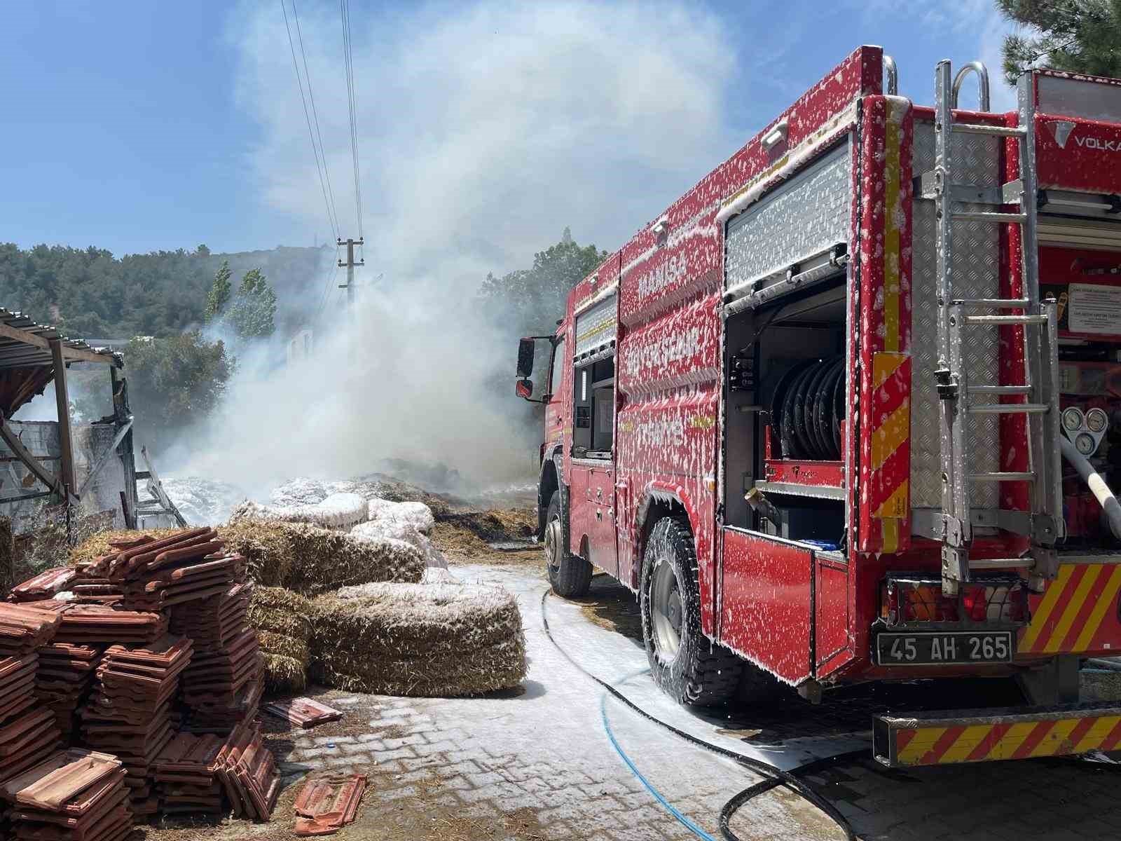 Manisa Büyükşehir İtfaiyesinden samanlık yangınları uyarısı
