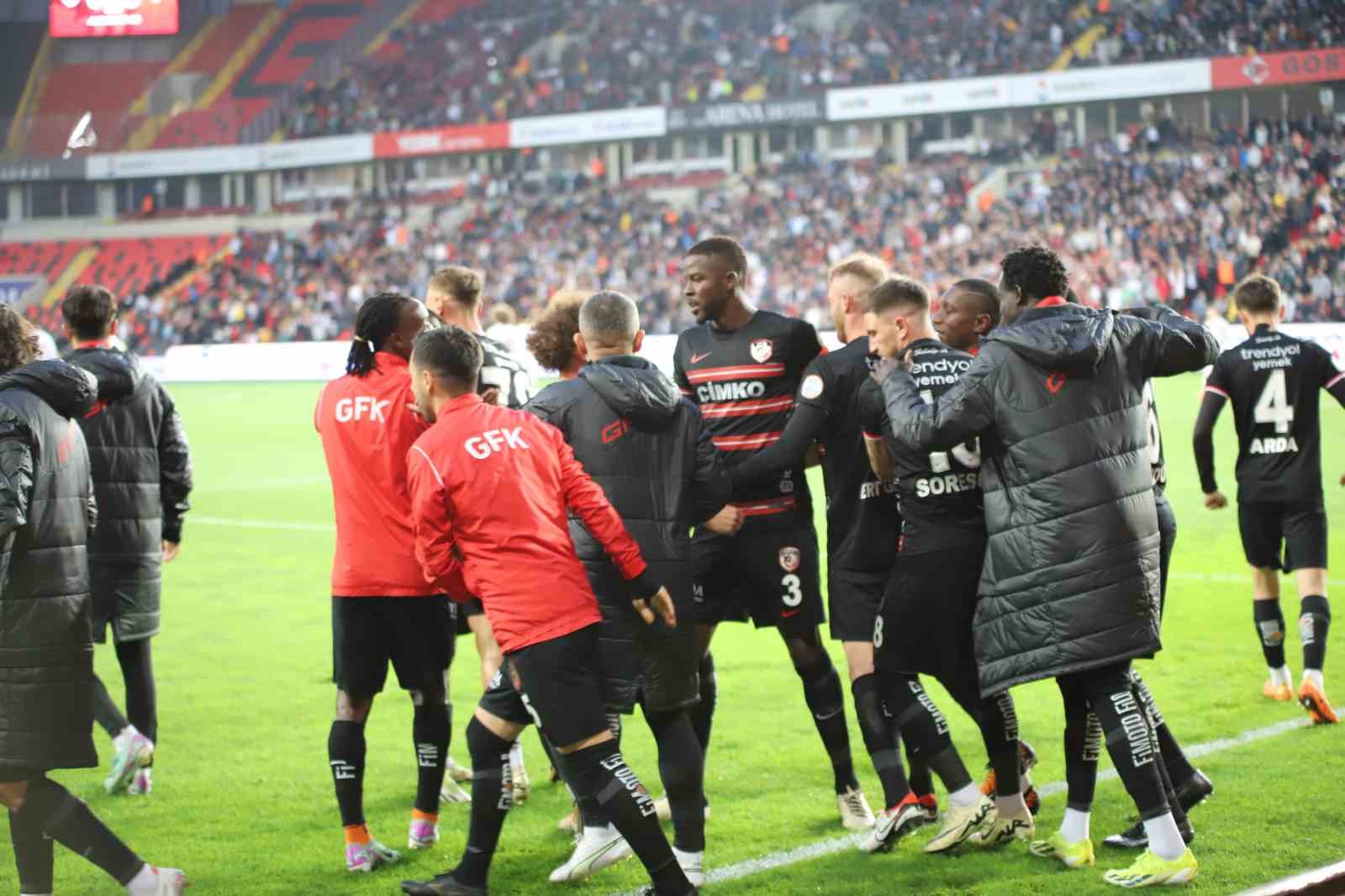 Trendyol Süper Lig: Gaziantep FK: 1 - Hatayspor: 1 (Maç devam ediyor)
