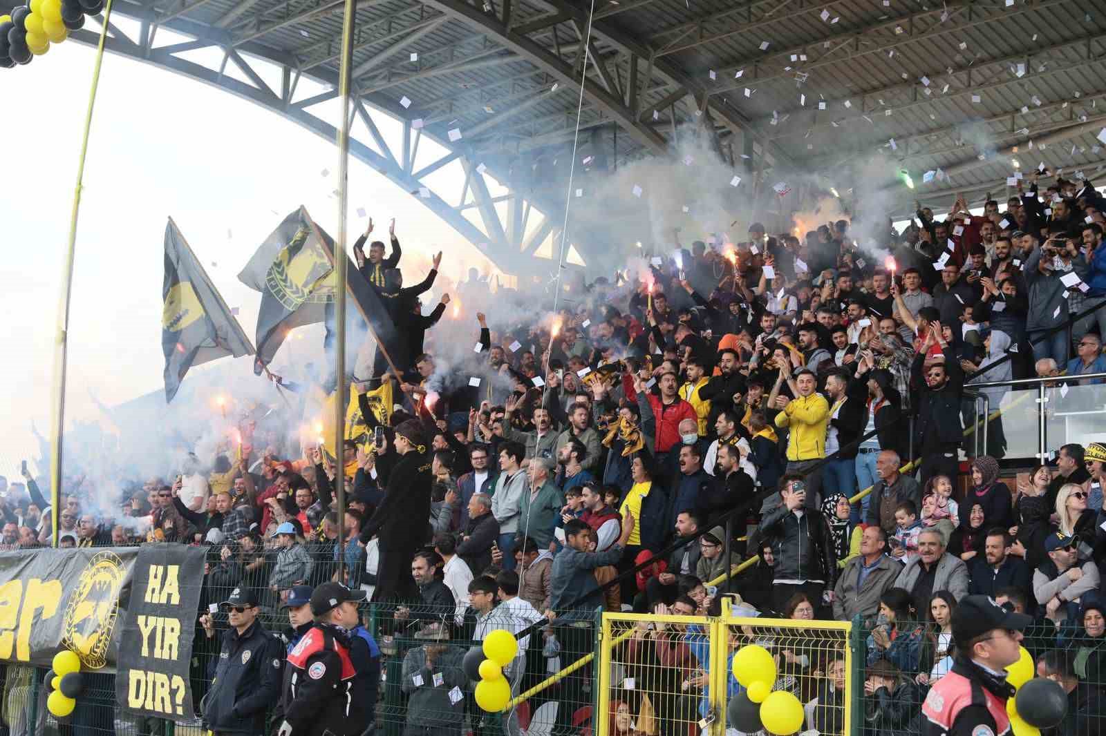 Ankara temsilcilerinden Polatlı Belediyespor TFF 3. Lig’e yükseldi
