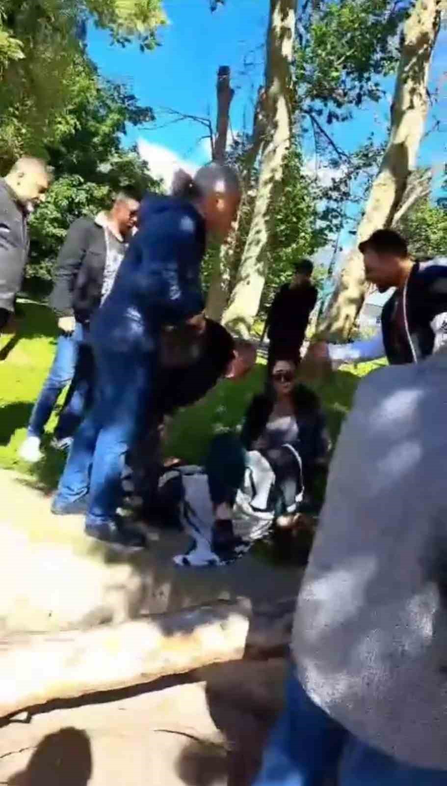 Gezi Parkı’nda akıl almaz olay: Başına ağaç dalı düşen kadın yaralandı
