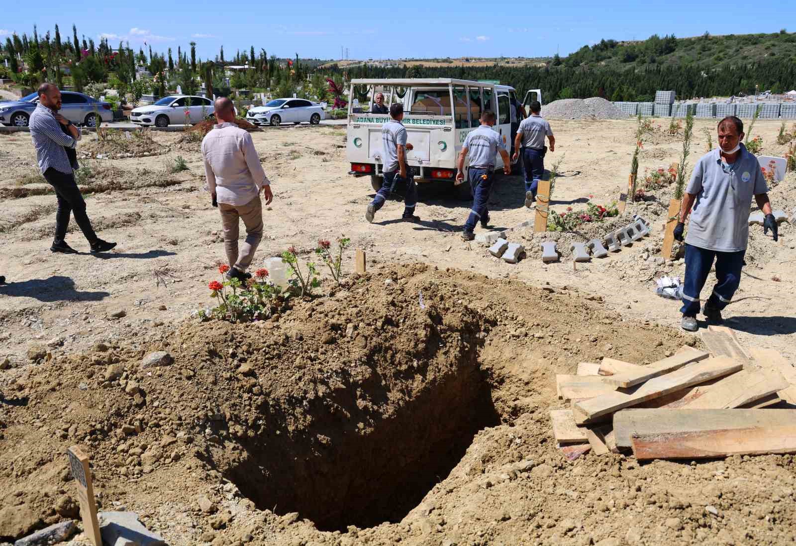 ABD’de ölü bulunan Adanalı fenomenin mezarı açıldı, yeniden otopsi yapılacak