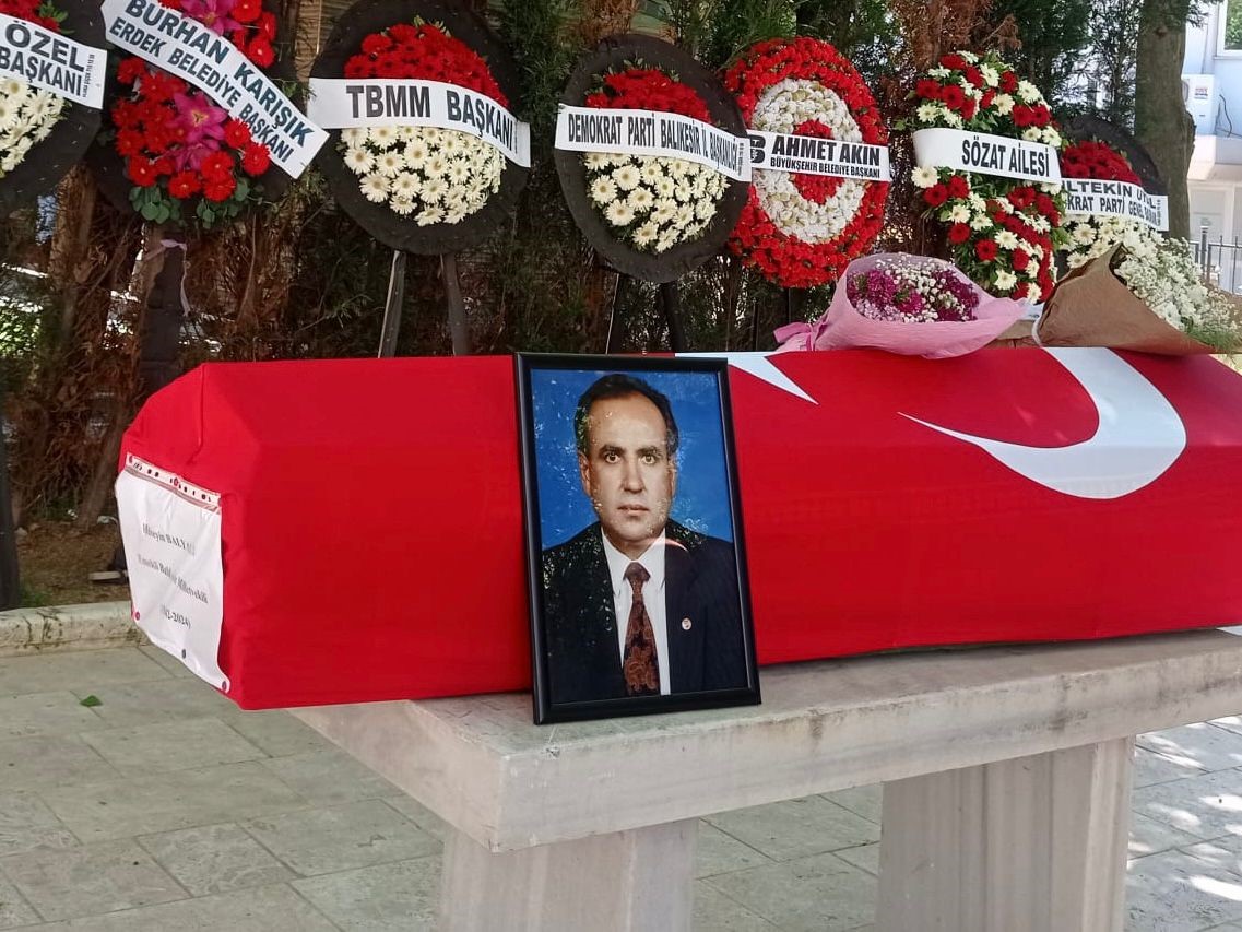 19. D&ouml;nem Milletvekili H&uuml;seyin Balyalı son yolculuğuna uğurlandı
