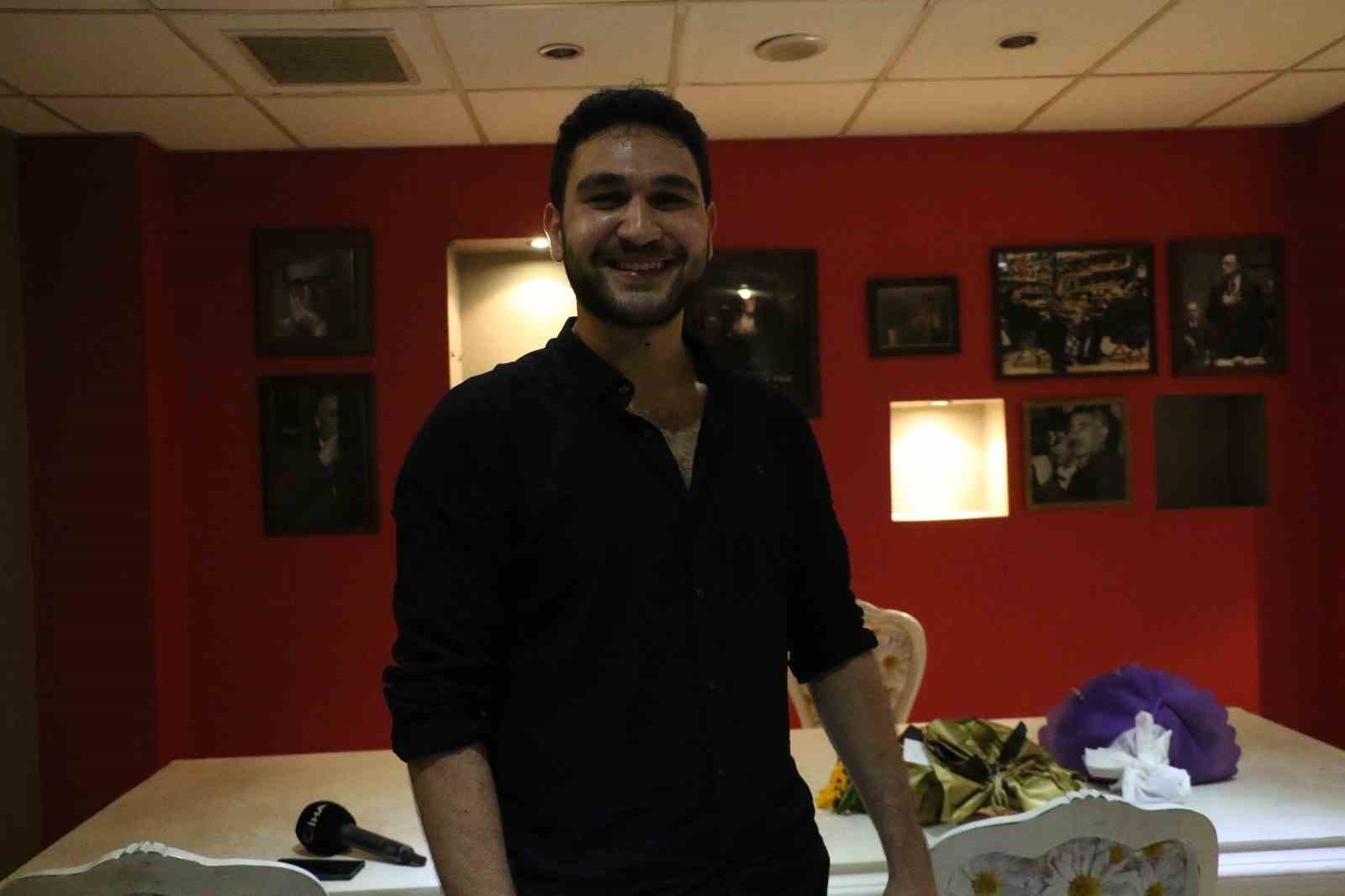 Atılım Üniversitesi Tiyatro Topluluğu’nun "Kafamda" oyunu Ankara’da prömiyer yaptı
