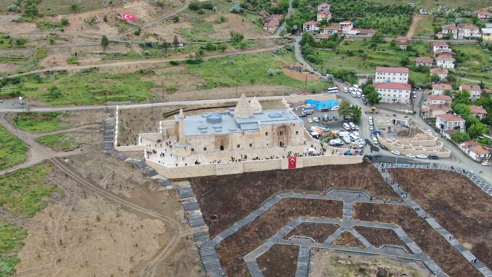 Anadolu’nun El Hamrası 9 yıllık hasretin sonunda ibadete açıldı
