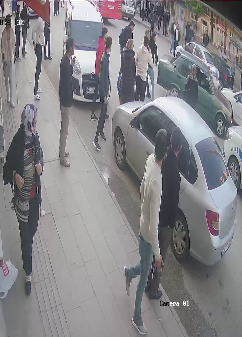 D&uuml;ğ&uuml;n konvoyunda bahşiş kavgası
