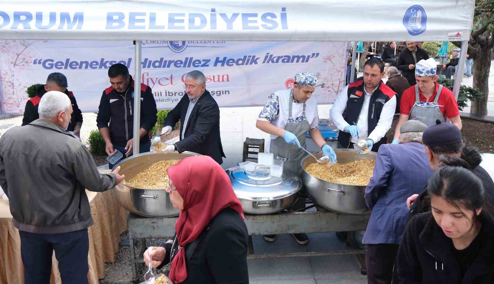 &Ccedil;orum Belediyesi&rsquo;nden vatandaşlara hedik ikramı
