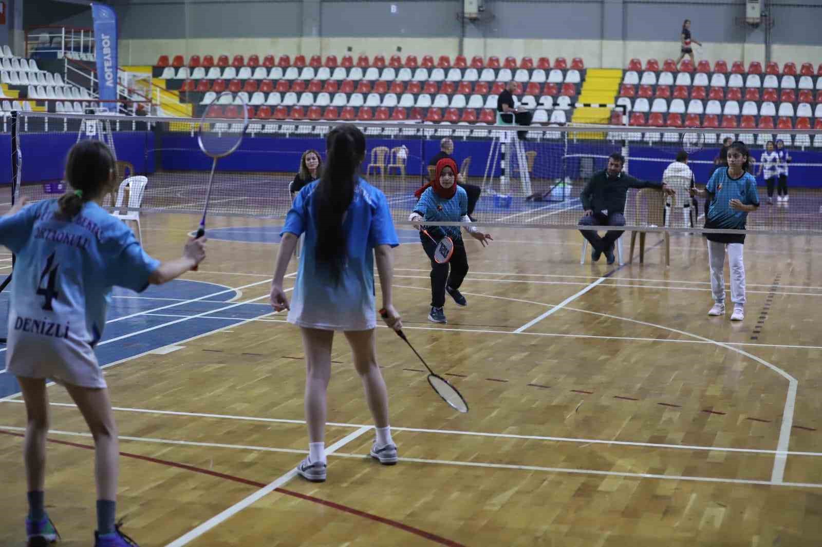 Badmintonta şampiyon raketler belli oldu
