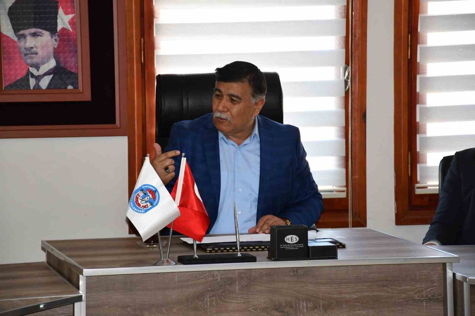 Belediye Başkanı Koca, birim m&uuml;d&uuml;rleriyle bir araya geldi
