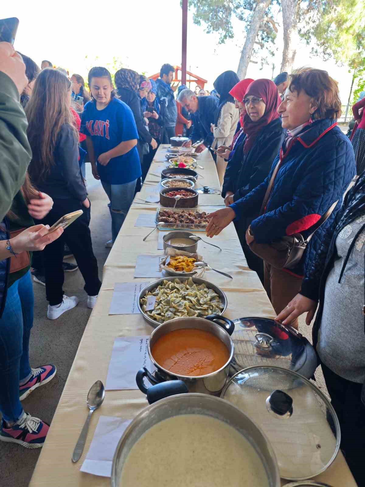 Kayalar Mahallesi&rsquo;nde Hıdırellez şenlikleri yapıldı
