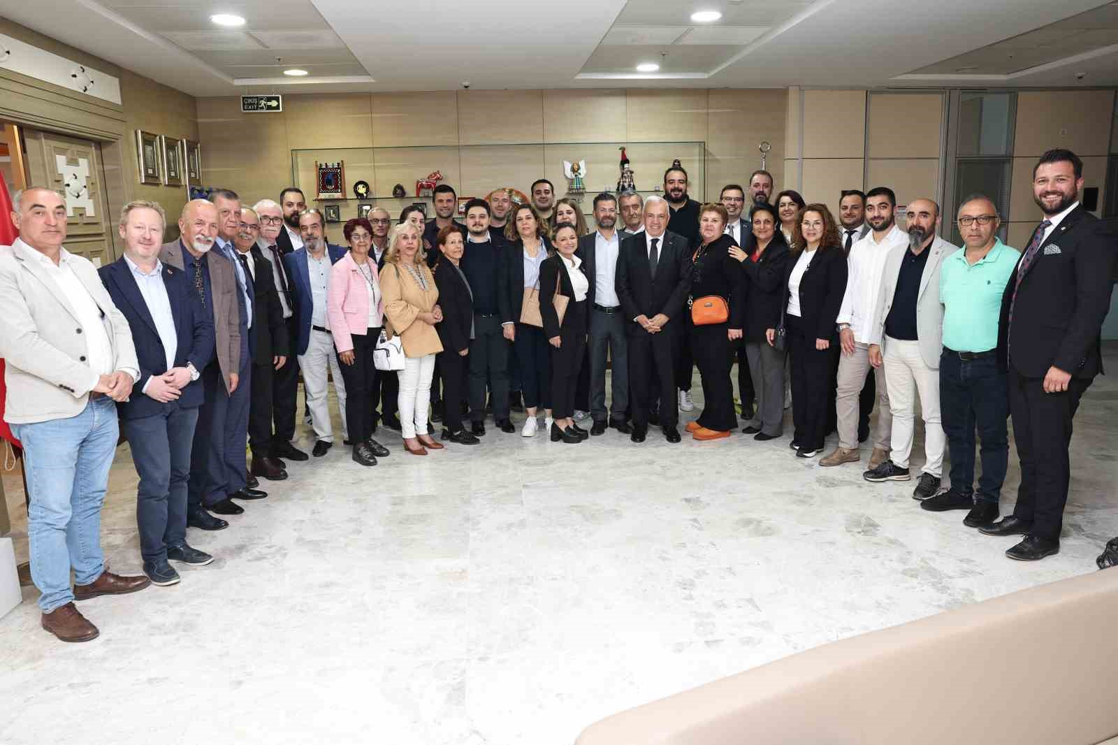 CHP ilçe yönetiminden Başkan Özdemir’e destek ziyareti
