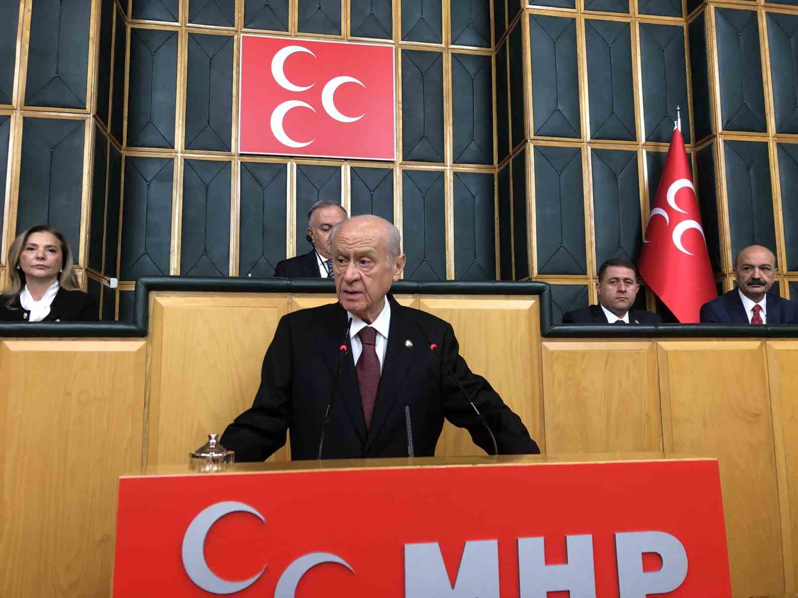 MHP Lideri Bahçeli: (Sinan Ateş davası) "Beklentimiz, iddianamenin kabul edilip yargılamanın başlamasıdır; kimin elinde hangi belge varsa mahkeme ile paylaşmalı"
