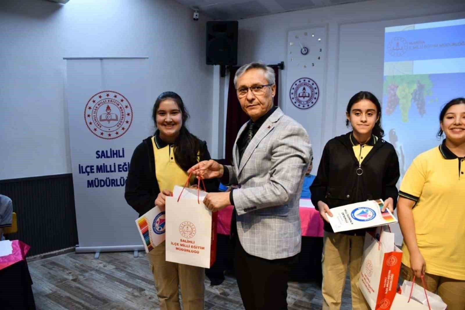 Bilgi yarışmasının bölge finalleri Salihli’de yapıldı
