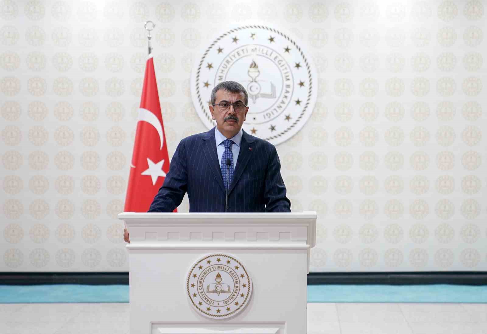 Milli Eğitim Bakanı Tekin: "Hazine ve Maliye Bakanlığımızla 20 bin öğretmen ataması konusunda uzlaştık"