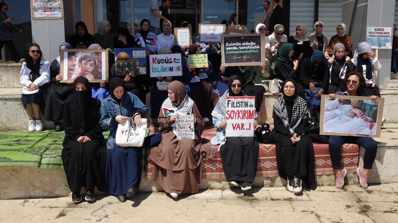 Kırklareli&rsquo;de &uuml;niversite &ouml;ğrencilerinden Filistin&rsquo;e destek
