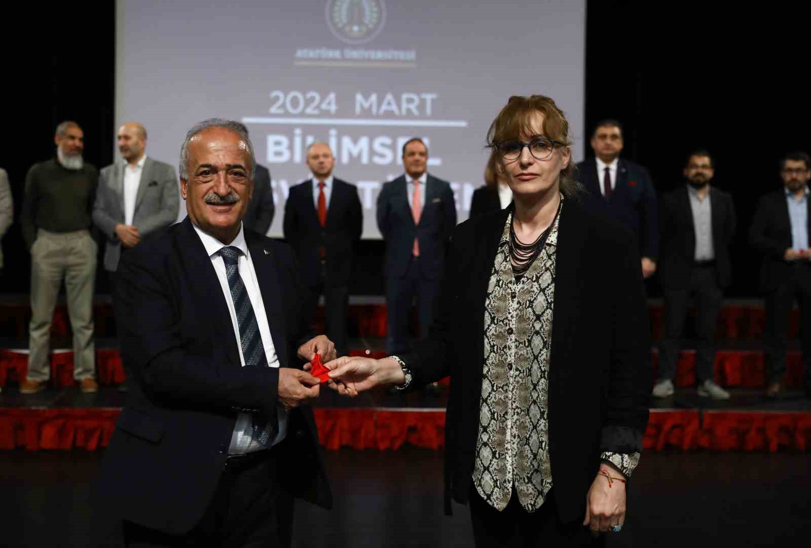 Atatürk Üniversitesi’nde bilimsel teşvik töreni
