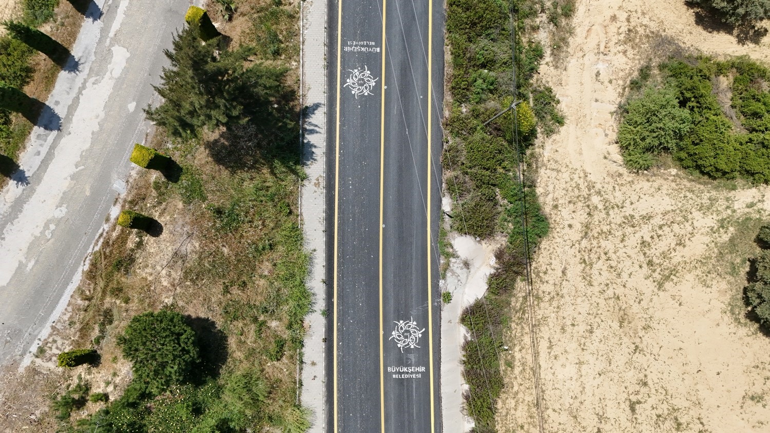 Aydın Büyükşehir Belediyesi’nden Kuşadası’nda yol hamlesi
