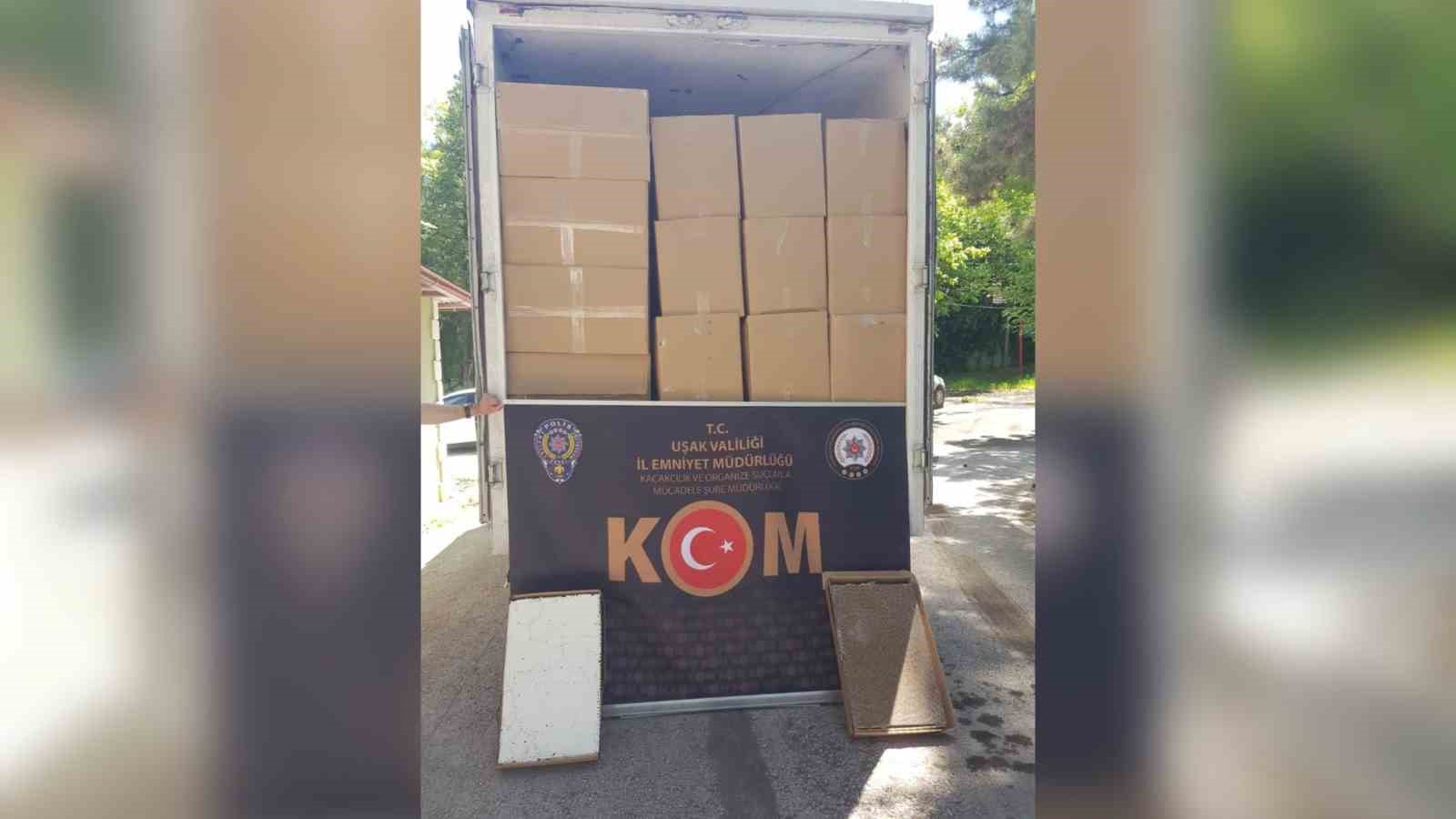 Uşak’ta 4 milyon 250 bin değerinde kaçak makaron ele geçirildi
