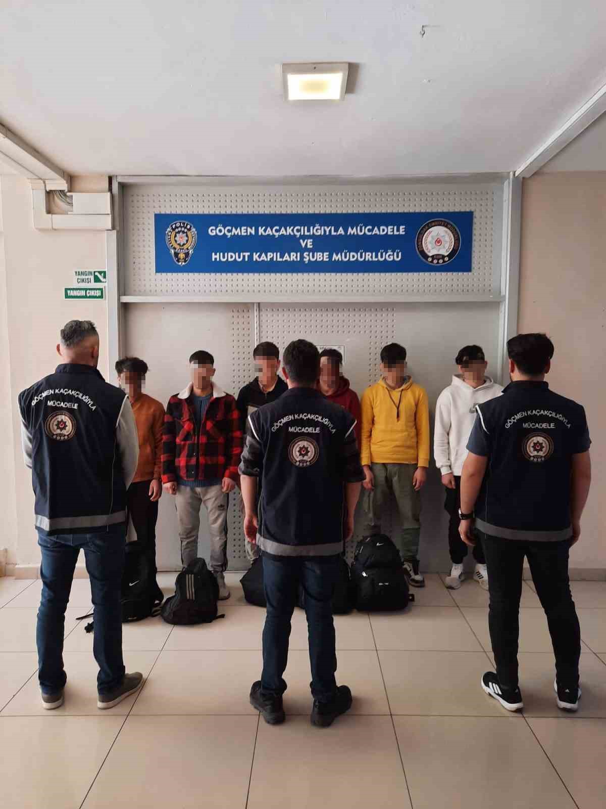 Yurda ka&ccedil;ak yollarla girdiği tespit edilen yabancı uyruklu 6 kişi yakalandı
