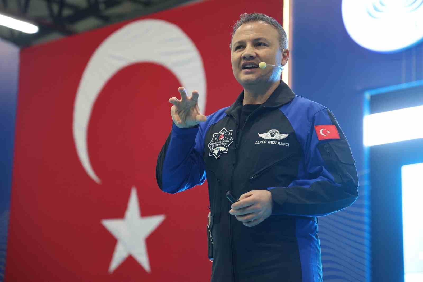 İlk Türk astronot Alper Gezeravcı: ’’Bu bir yere varış hikayesi değildi’’