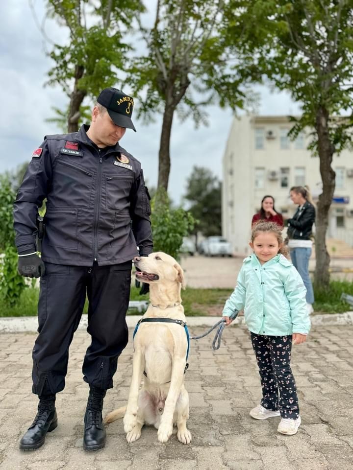 Batman&rsquo;da minik &ouml;ğrencilerden jandarmaya ziyaret
