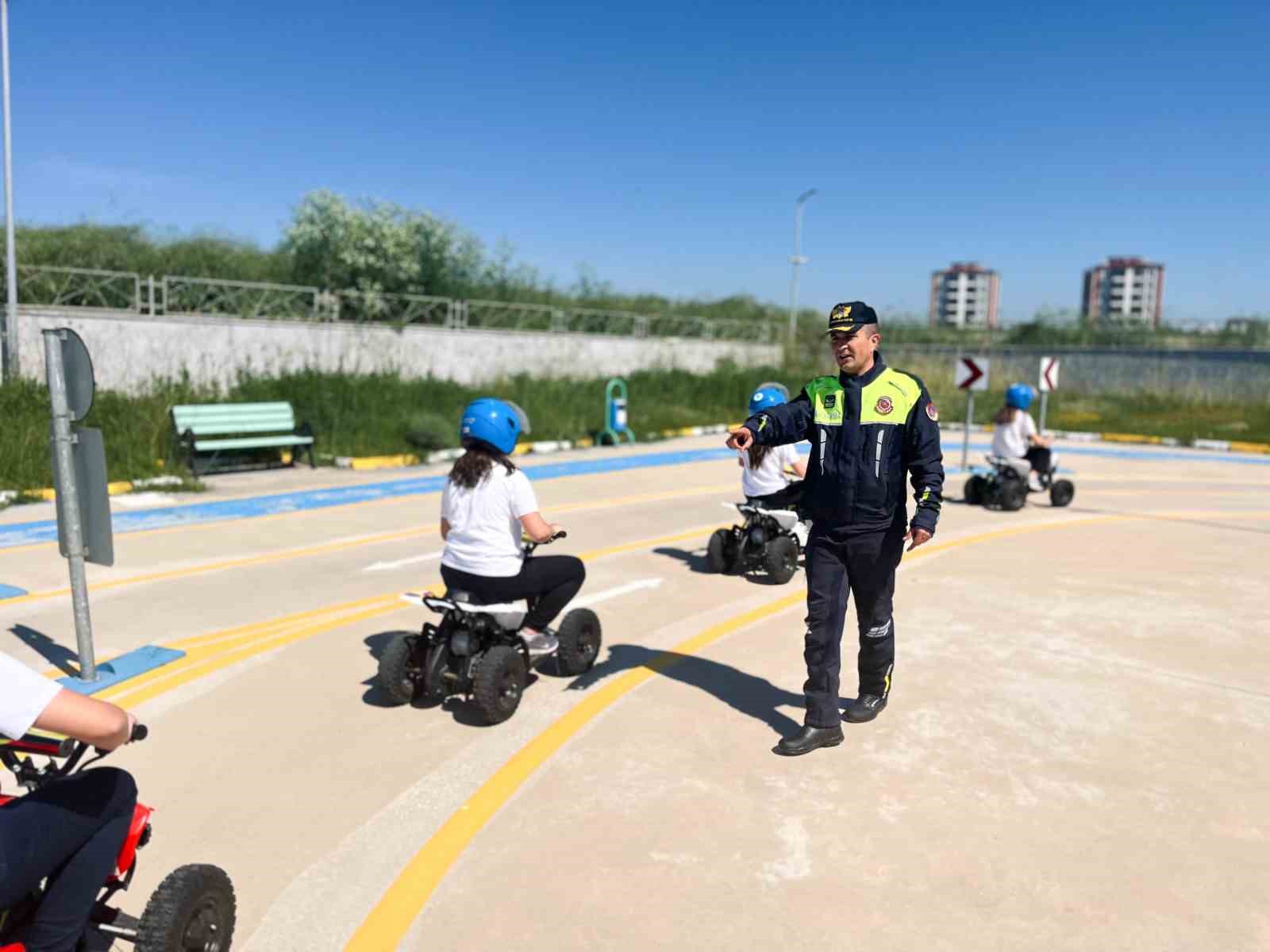 Jandarmadan trafik eğitimi

