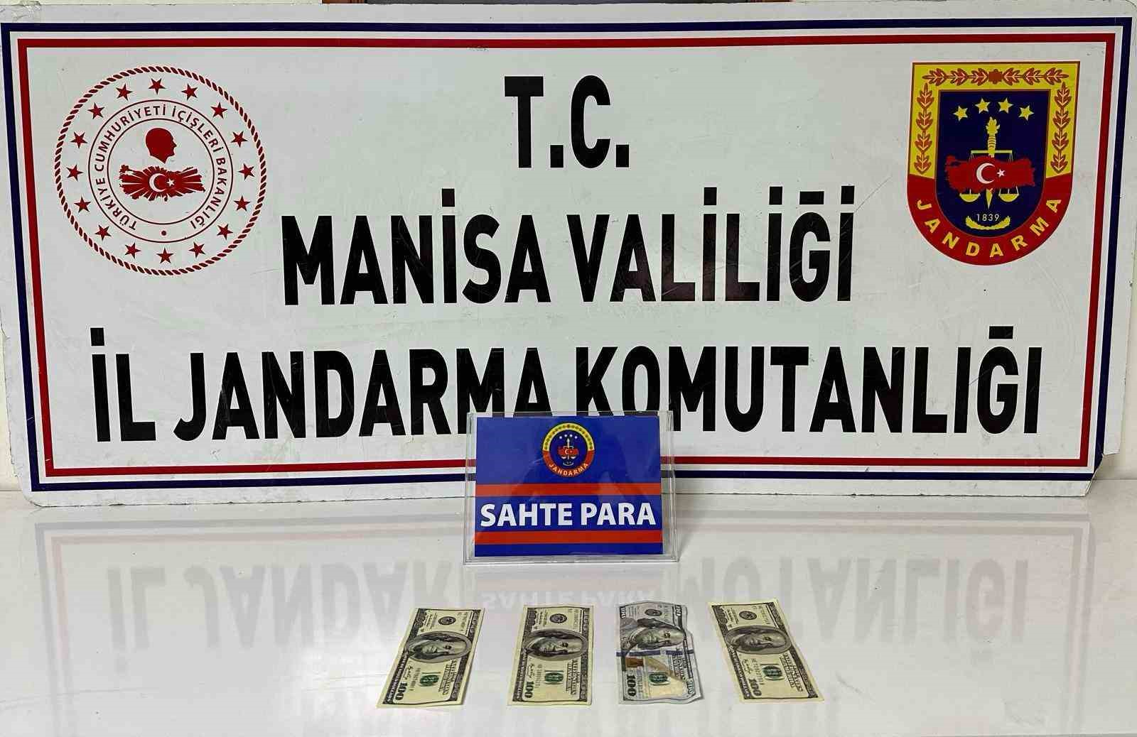 Mekanlarda doyasıya eğlendi, hesabı sahte dolarla &ouml;dedi
