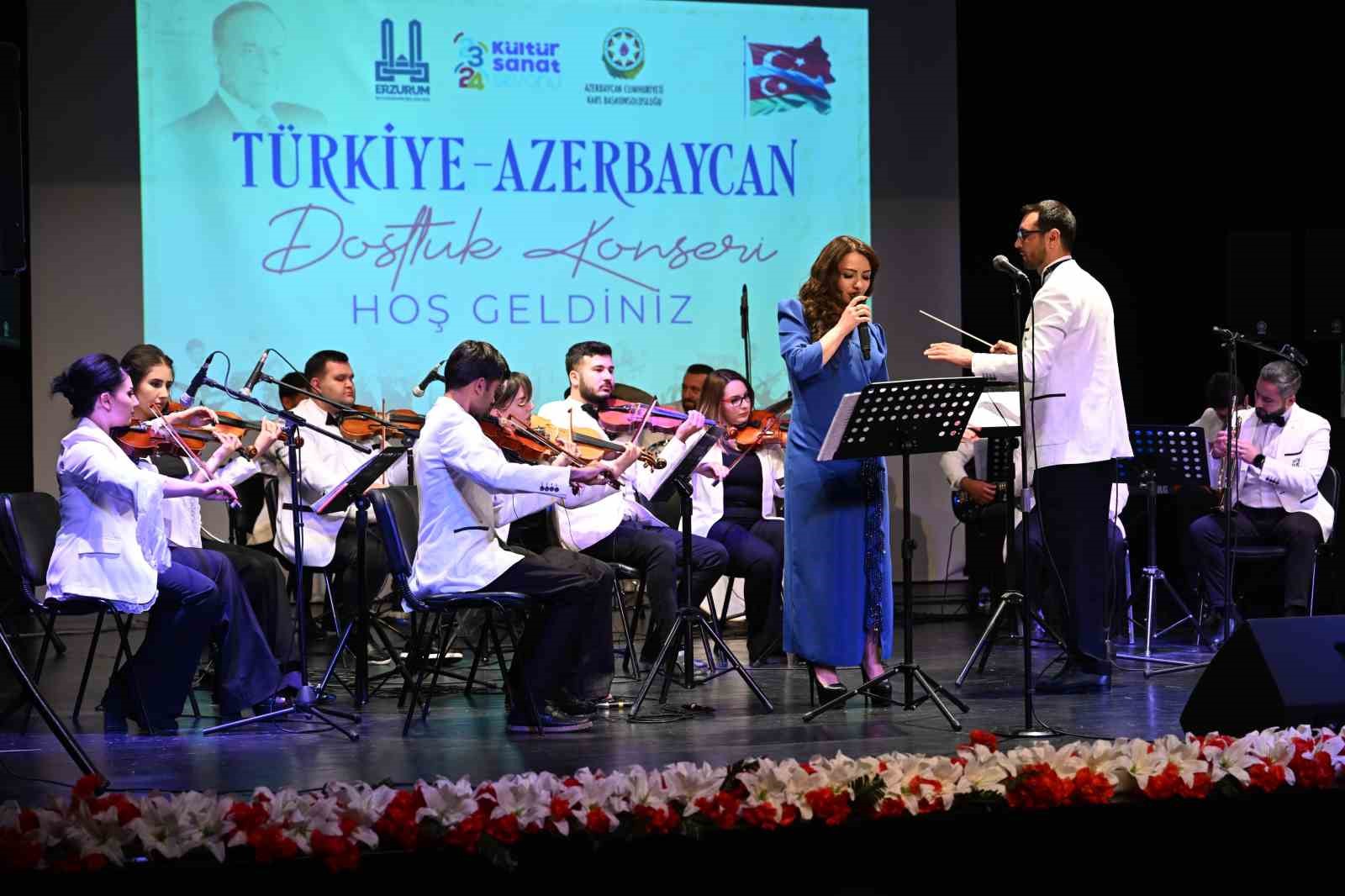 Türkiye-Azerbaycan Erzurum’da tek yürek oldu
