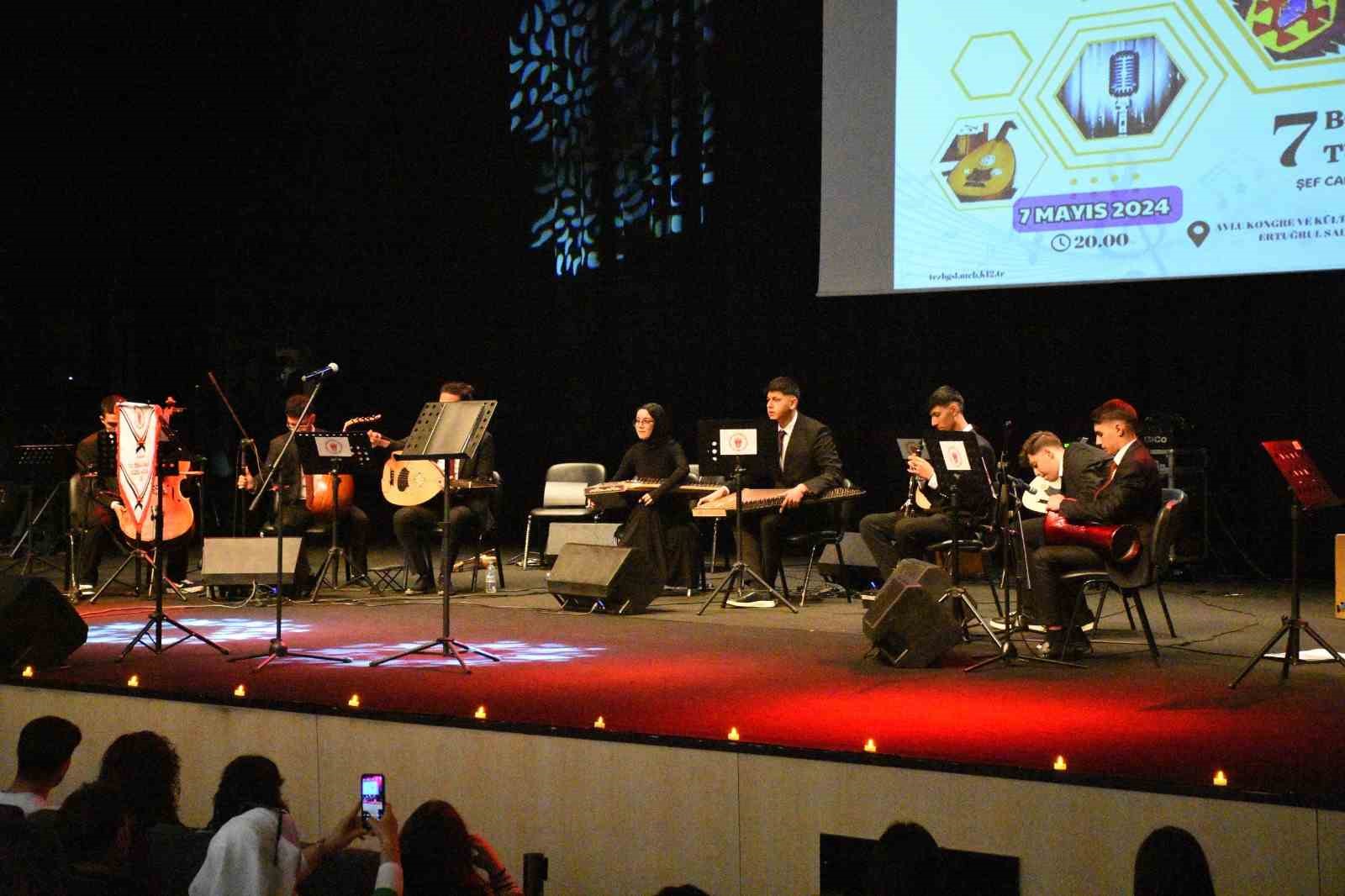 Güzel Sanatlar Lisesinden Türk müziği ve Türk Halk müziği ziyafeti
