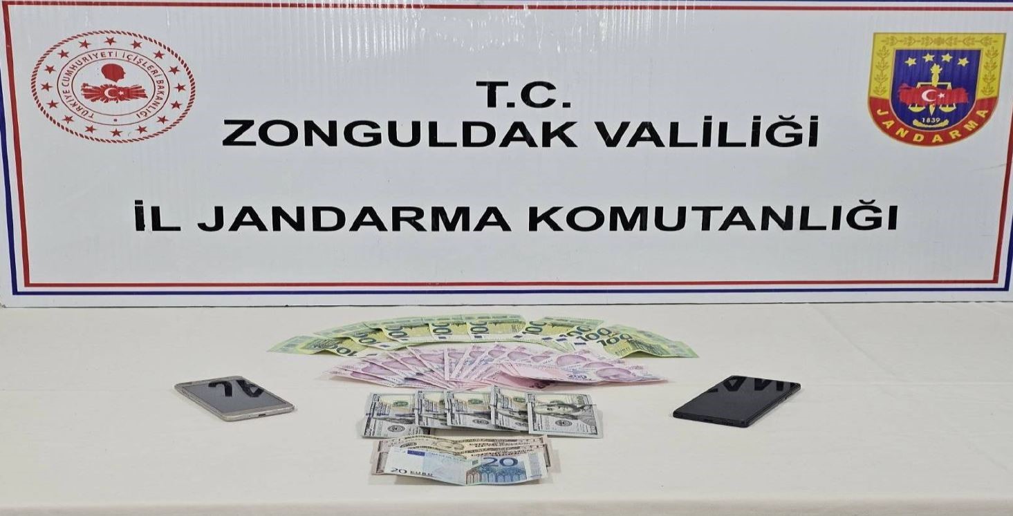 Hırsızlık zanlısı 4 ş&uuml;pheli jandarma ekiplerince yakalandı
