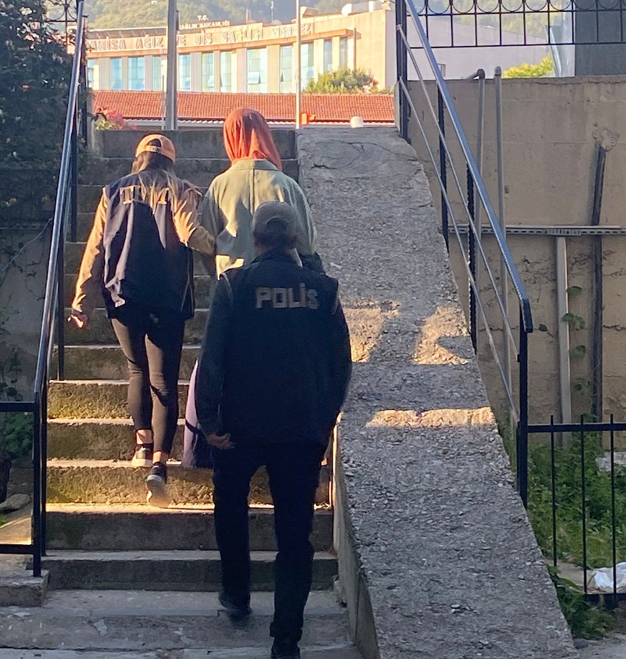 FET&Ouml;&rsquo;n&uuml;n firari 2 kadın &uuml;yesi yakalandı
