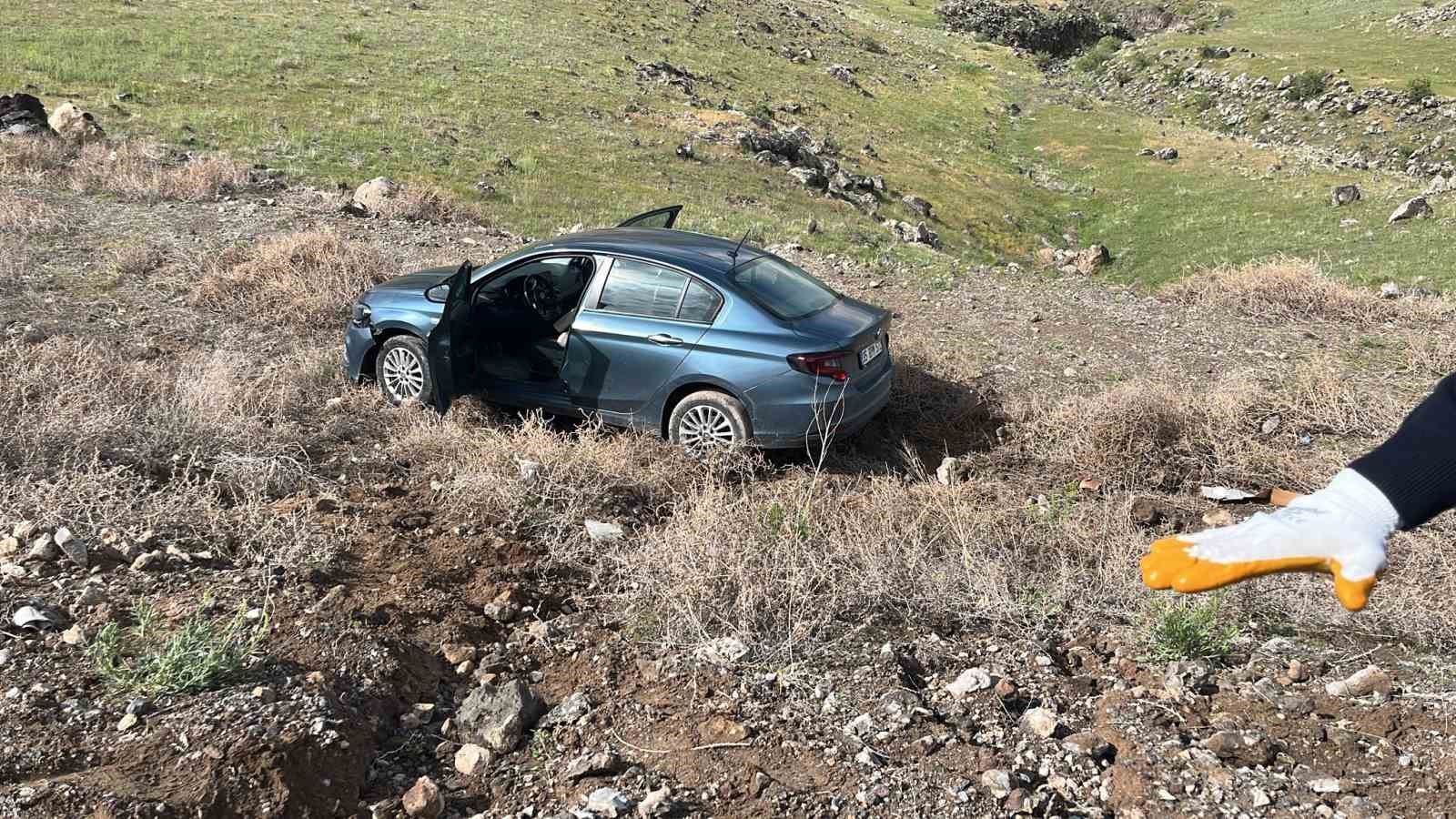 Yoldan çıkan araç kaza yaptı: 1yaralı
