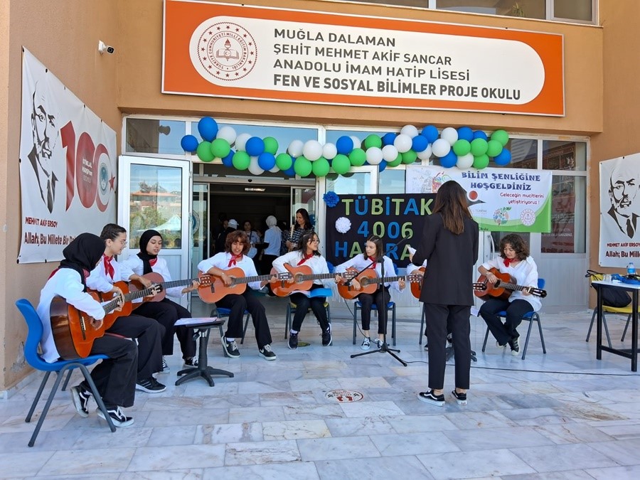 Dalaman&rsquo;da &ouml;ğrenciler bilimsel merakını sergileme fırsatı buldu
