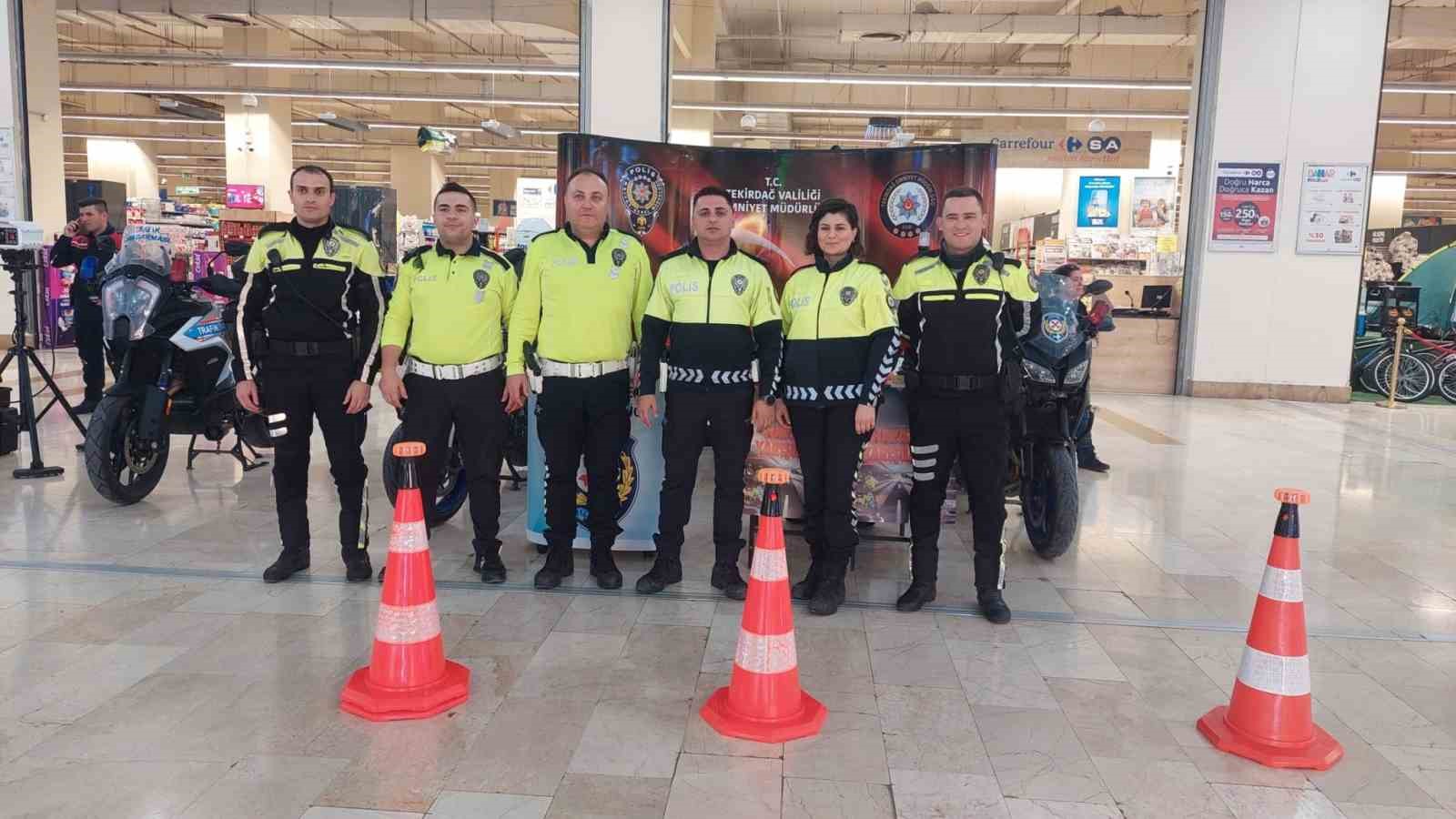 Jandarma ve polisten bilin&ccedil;lendirme yarışı
