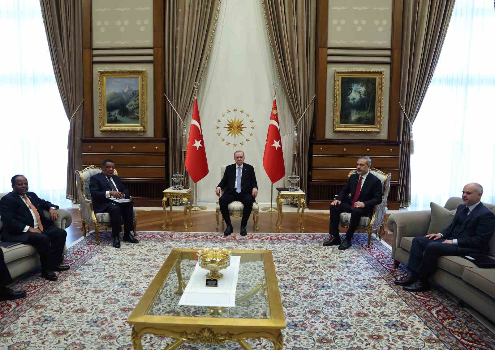 Cumhurbaşkanı Erdoğan, eski Etiyopya Cumhurbaşkanı Wirtu ve Etiyopya Dışişleri Bakanı Taye Atske Selassie ile görüştü
