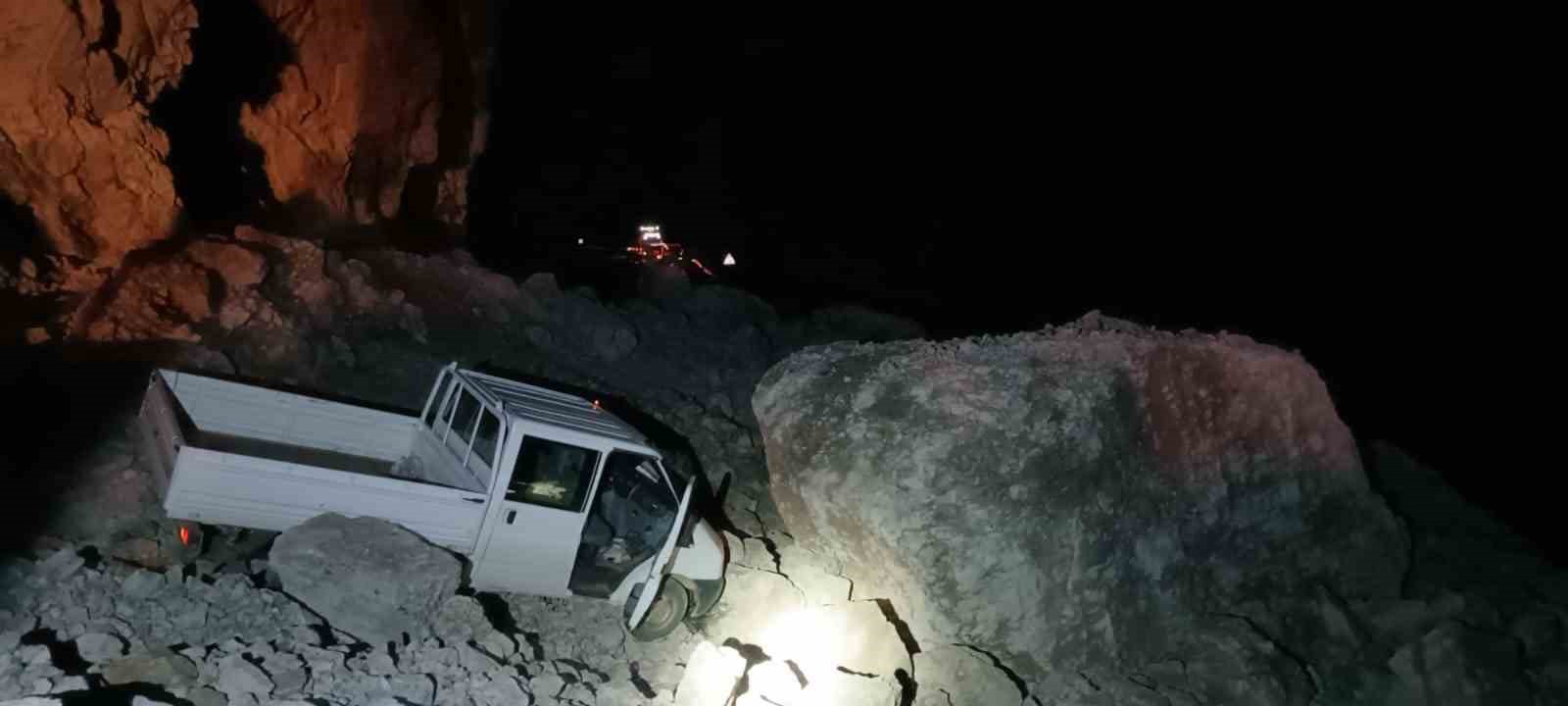 Hakkari-Çukurca karayolu ulaşıma kapandı
