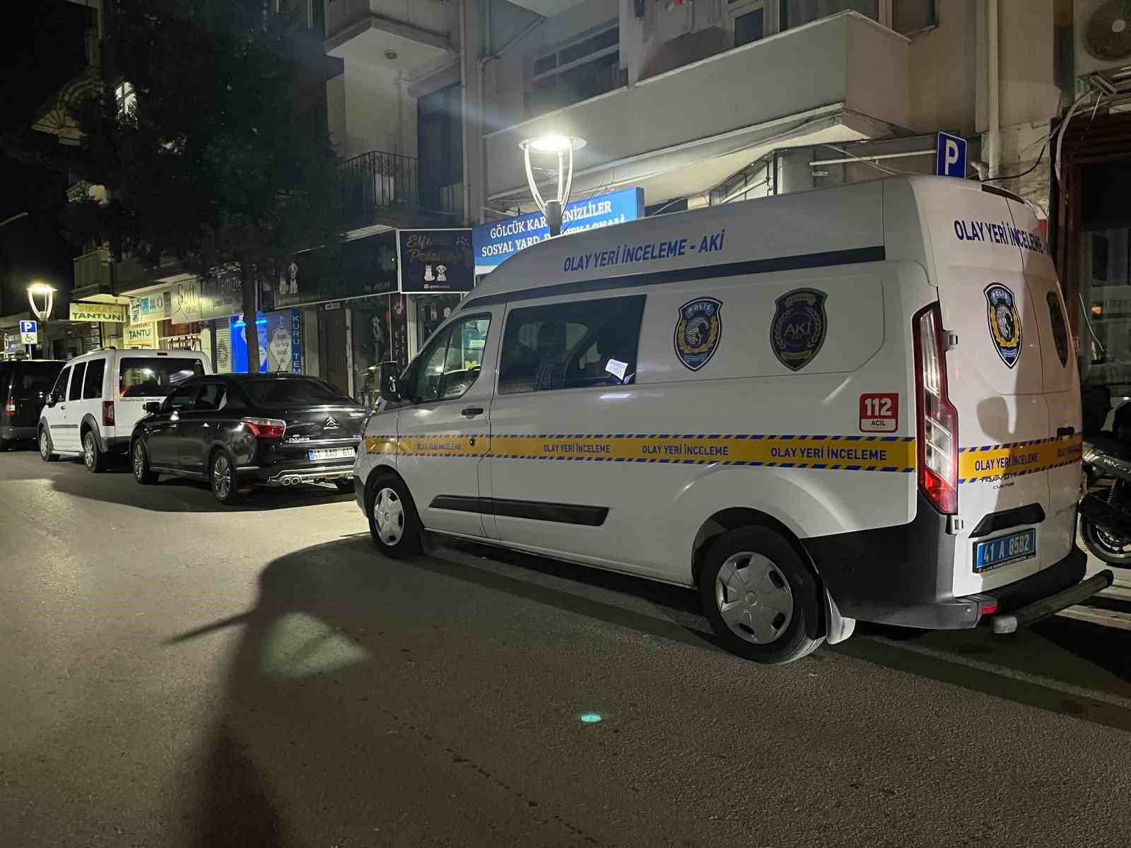 İş yerinde bacağından silahla vuruldu