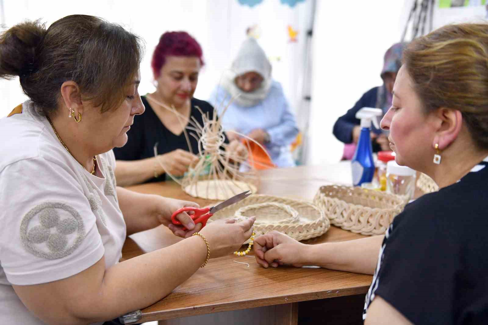 Engelsiz Yaşam Merkezi’nden hem çocuklar, hem de aileleri faydalanıyor