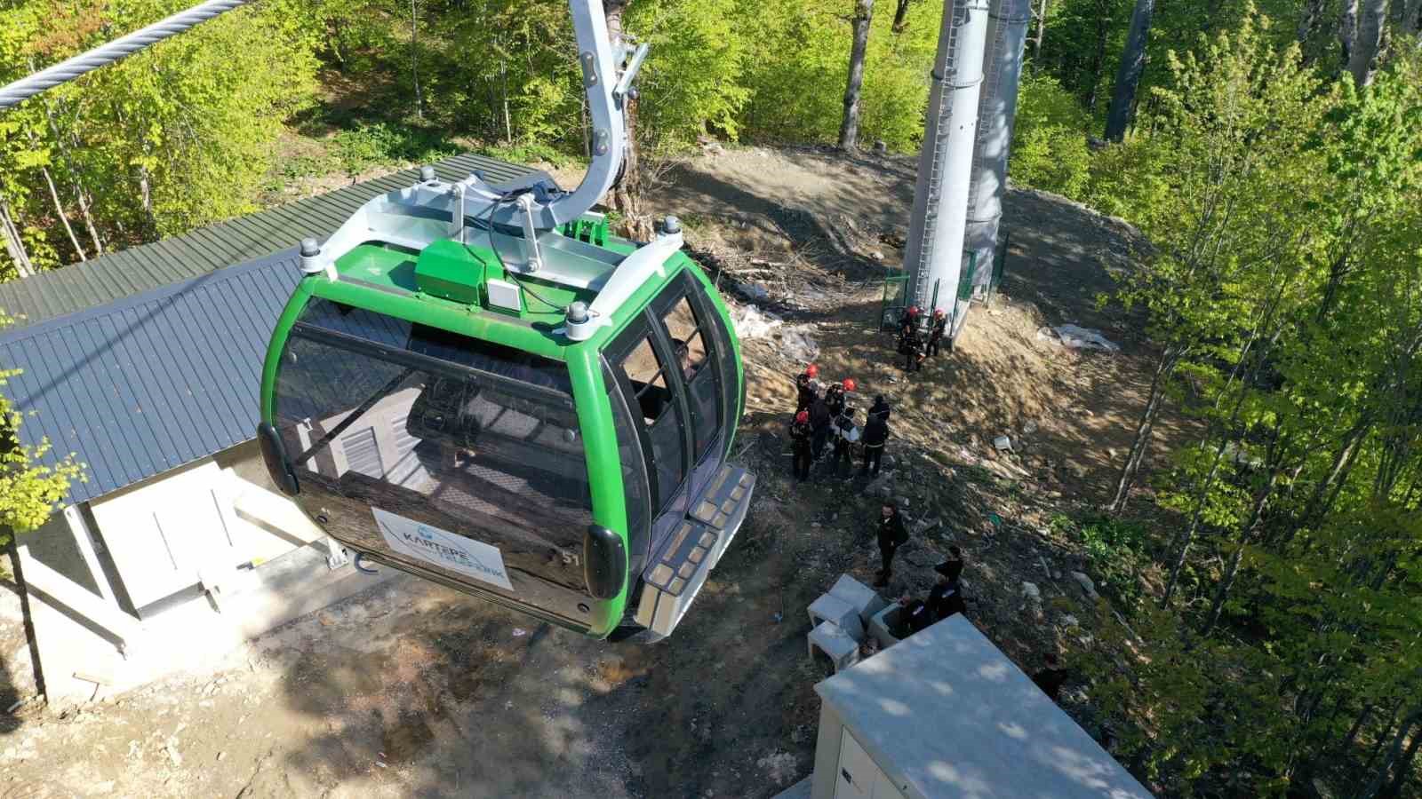 İtfaiyeden teleferikte nefes kesen tatbikat