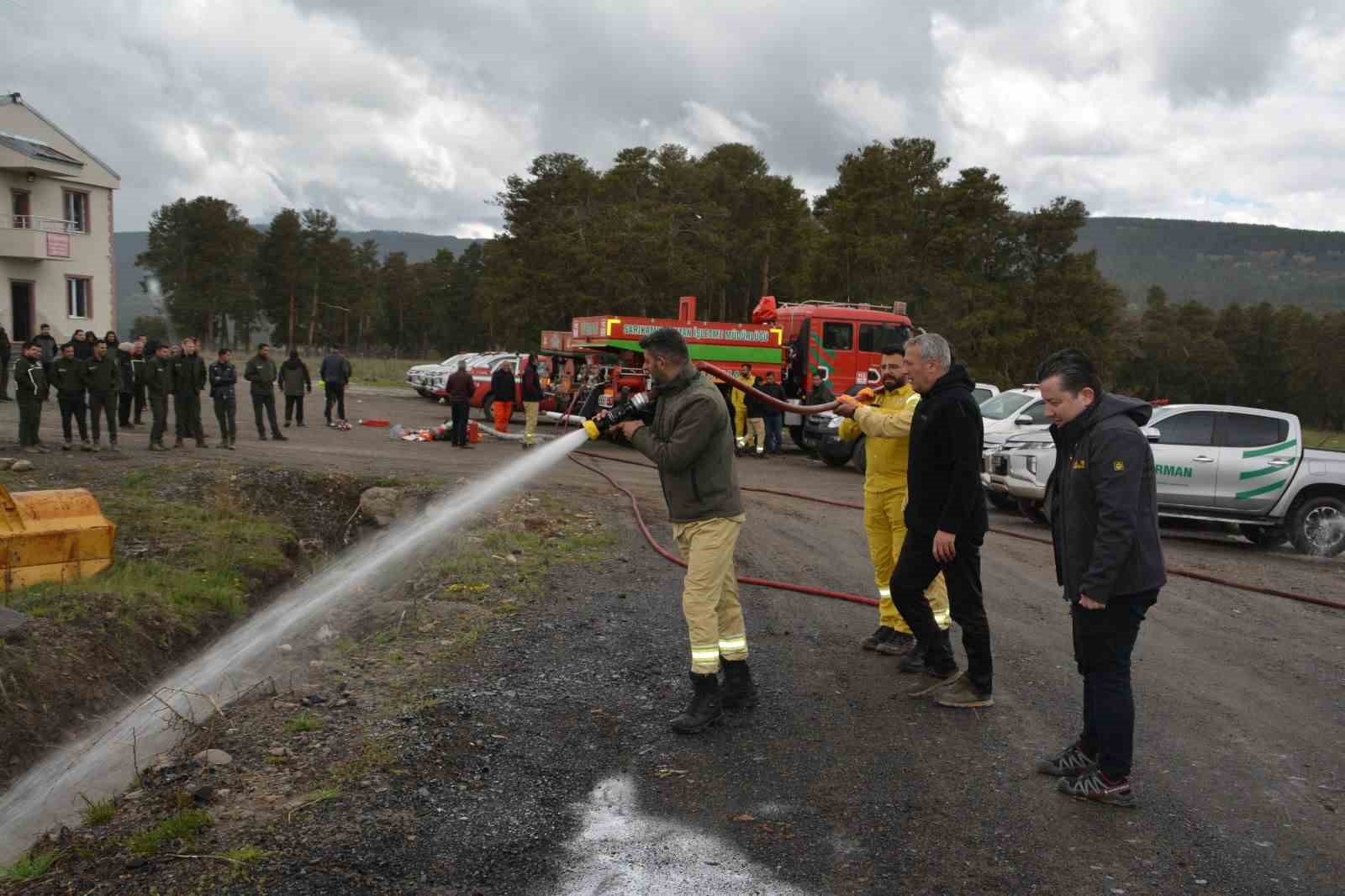 Sarıkamış’ta orman personeline yangın eğitimi
