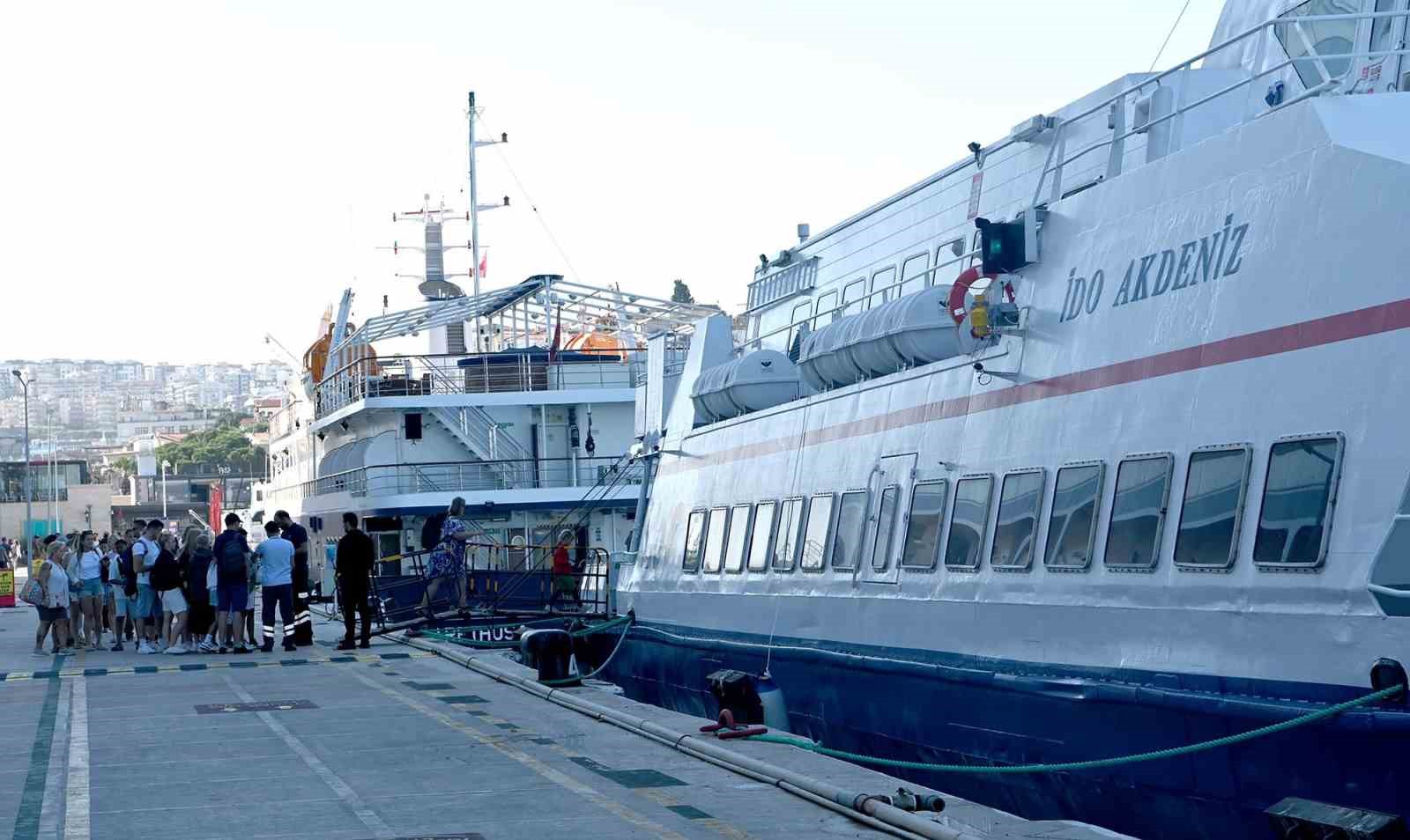 Kuşadası'ndan Sisam'a olan feribot seferlerine yoğun ilgi İhlas Haber Ajansı