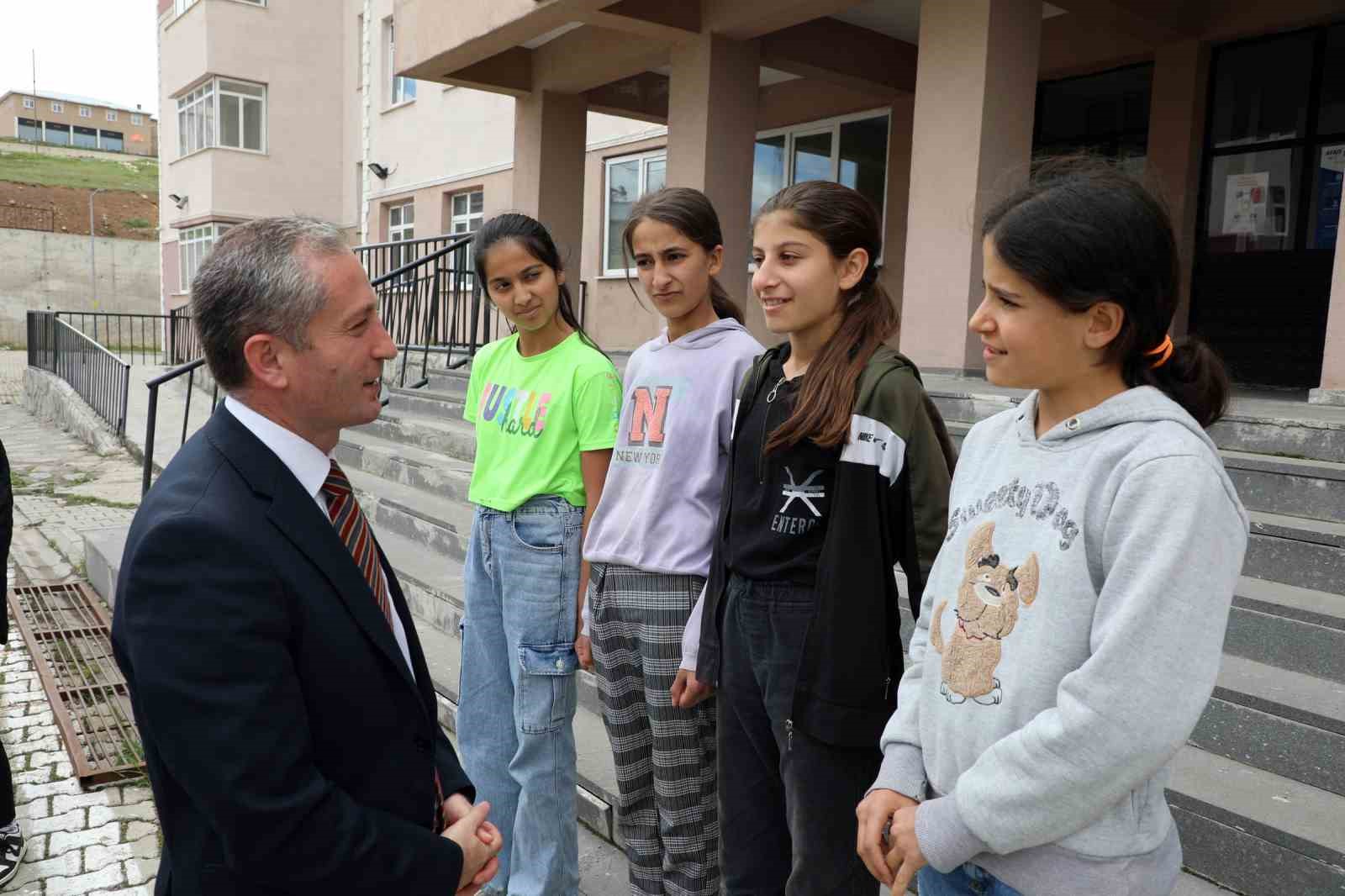 Ağrı Milli Eğitim Müdürü Kökrek, Hamur’da öğretmenlere Maarif Modeli’ni anlattı
