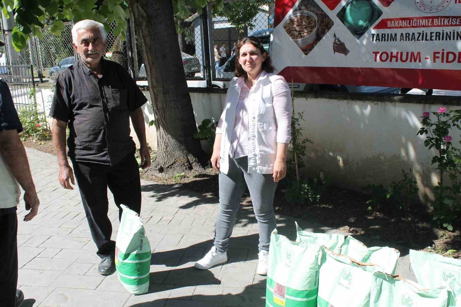 Çiftçilere 650 kilo sertifikalı barbunya tohumu dağıtıldı
