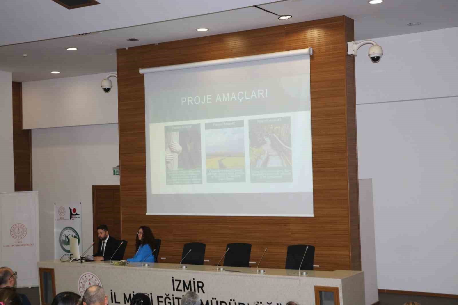 İzmir’de TÜBİTAK Bilim Projelerinin tanıtım toplantısı düzenlendi
