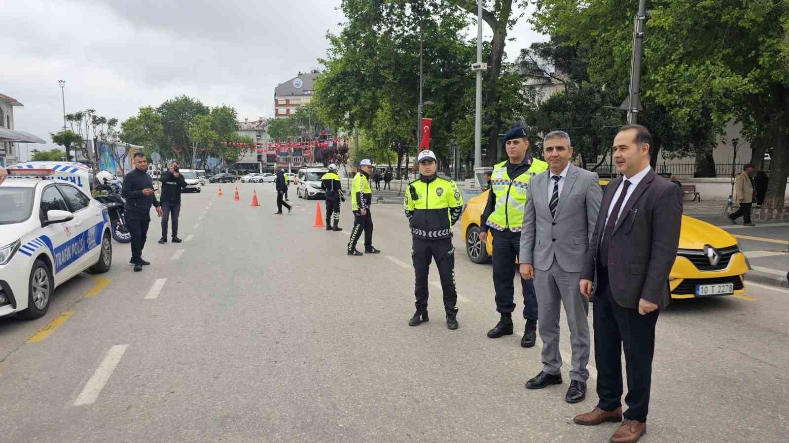 Bandırmalı sürücüler trafik kuralları hakkında bilgilendirildi