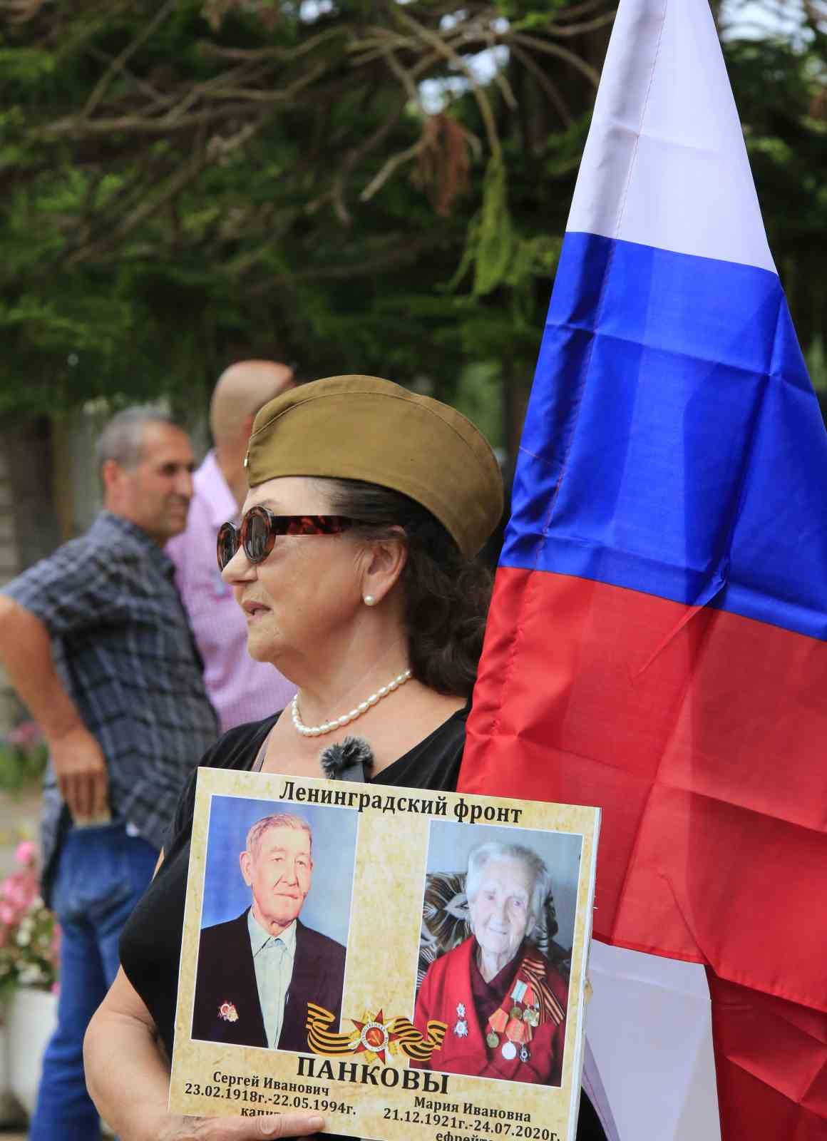 Yerleşik Rusların Zafer G&uuml;n&uuml; coşkusu
