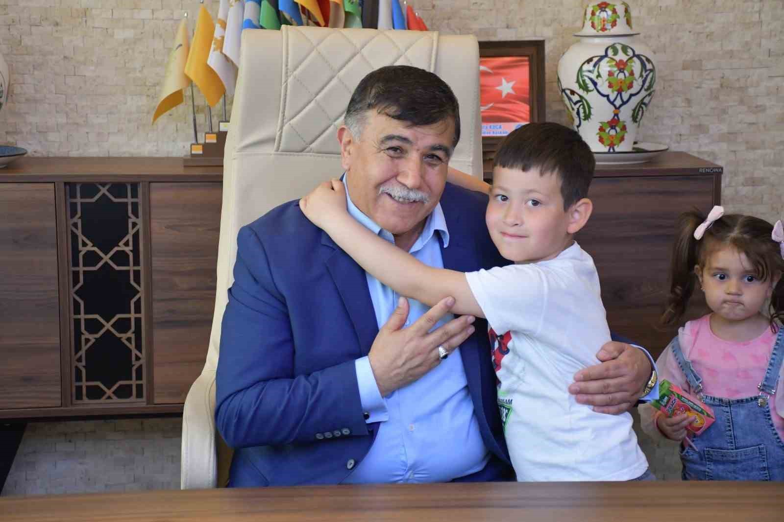 Başkan Koca, 10 yaşına gelen “Hoş geldin bebekleri” ile buluştu