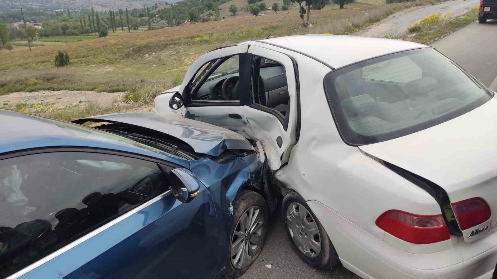 Emet-Hisarcık karayolunda trafik kazası: 5 yaralı