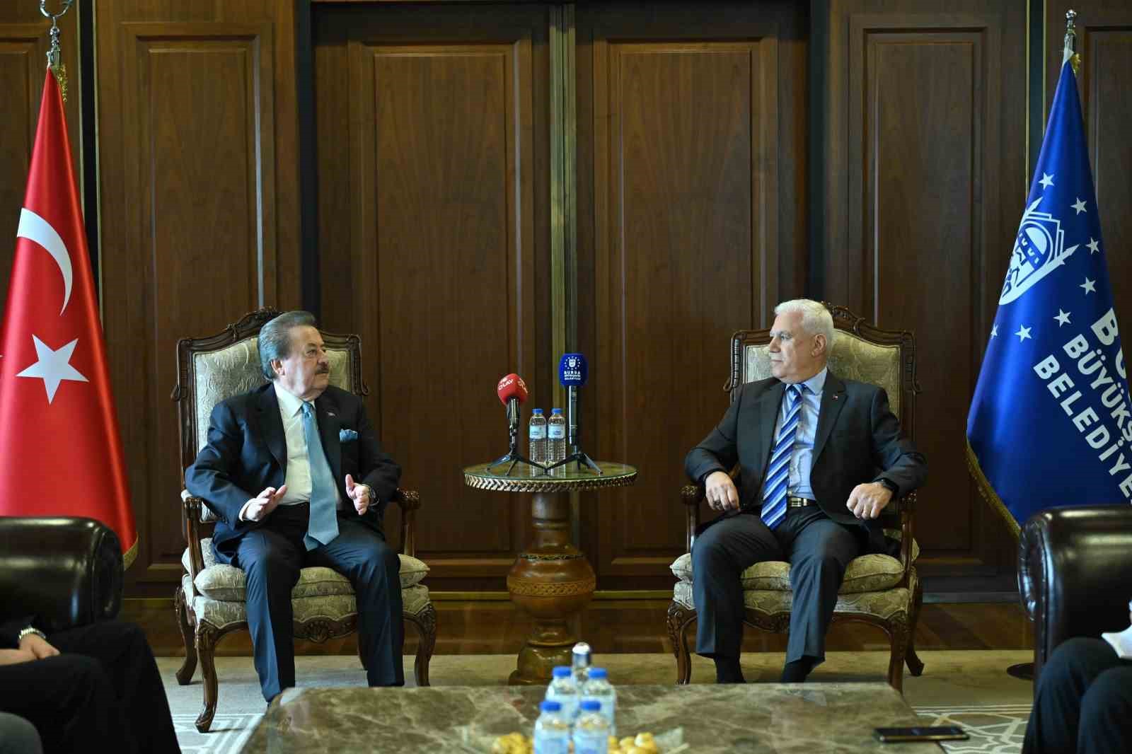 Başkan Bozbey, eski Bakan Cavit &Ccedil;ağlar&rsquo;ı ağırladı
