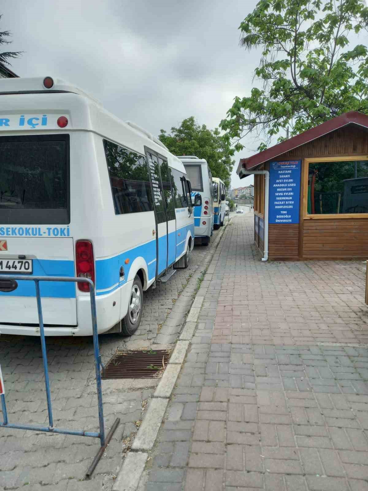 Devrek&rsquo;te yaya yoluna yapılan dolmuş durağı tepki &ccedil;ekiyor
